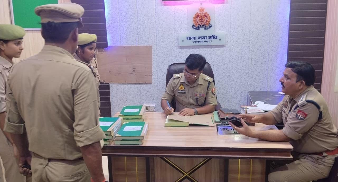 अपर पुलिस अधीक्षक श्वेताभ पाण्डेय ने थाना नयागांव का किया औचक निरीक्षण, अभिलेखों व व्यवस्थाओं को परखा